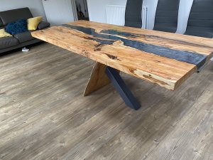 Dining tables live edge